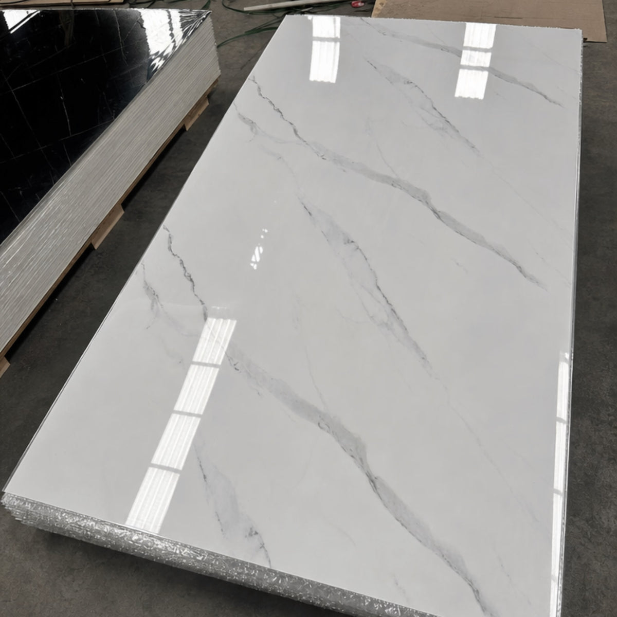 Placa PVC Simil Mármol Blanca Carrara 2mm para Pared